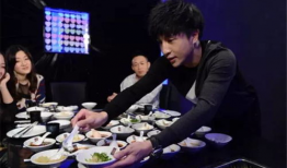 娱乐圈吃瓜节是真的吗,揭秘真相还是一场炒作？